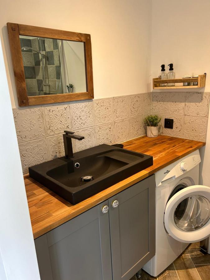 Charmant Studio Dans Villa - Jardin Privatif . La Seyne-sur-Mer Bagian luar foto